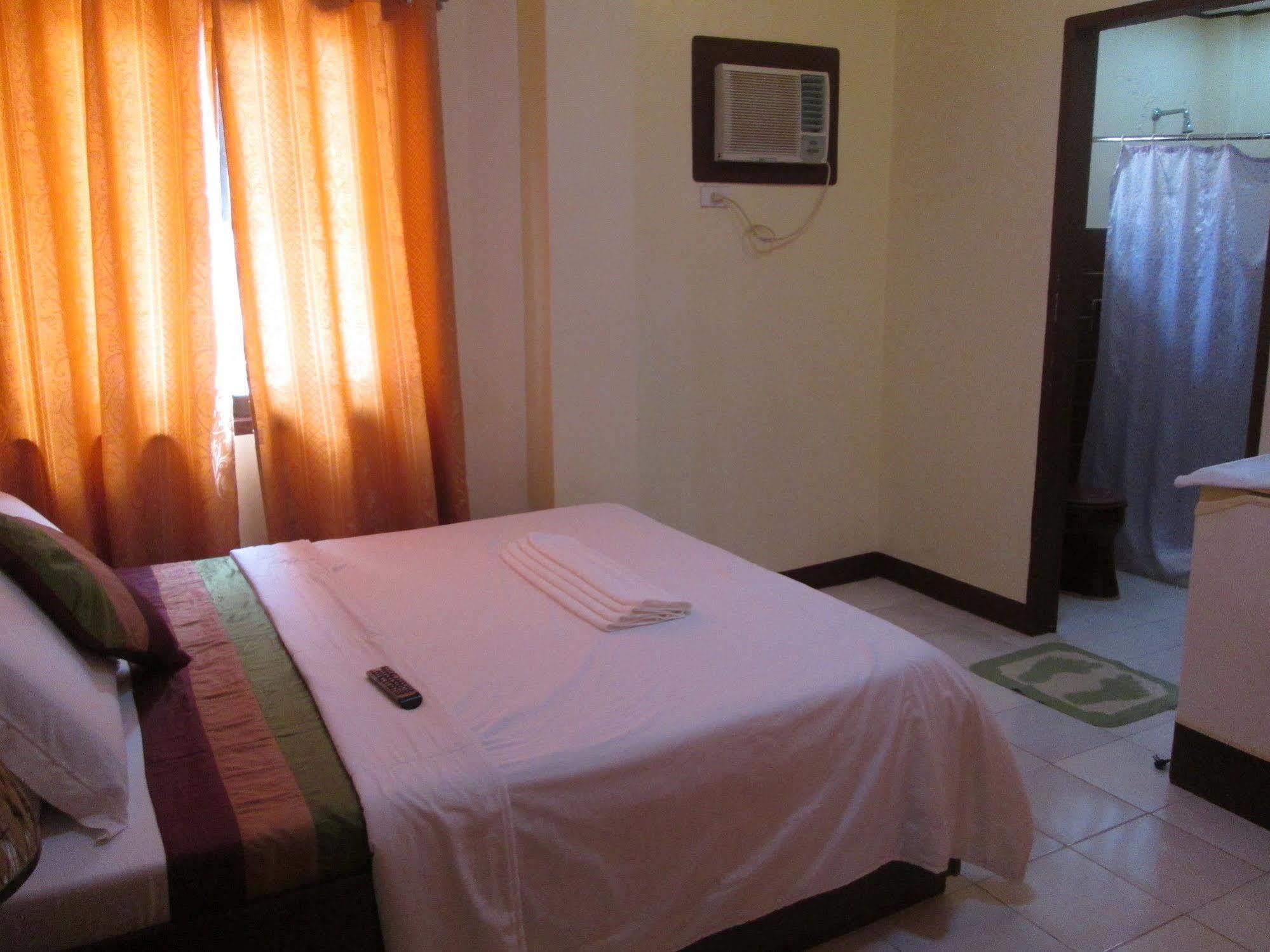 Seabird International Resort Balabag  Екстер'єр фото