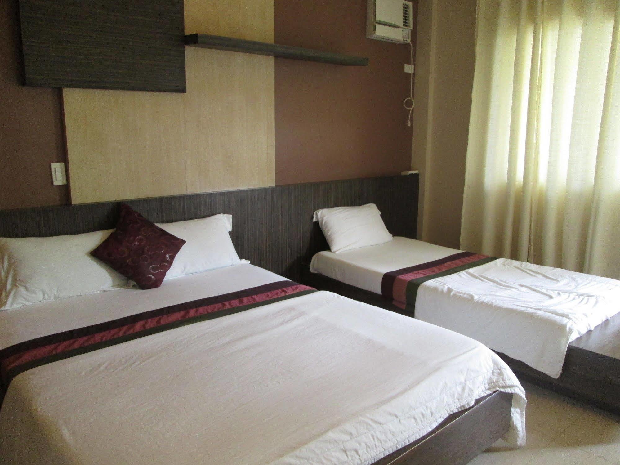 Seabird International Resort Balabag  Екстер'єр фото